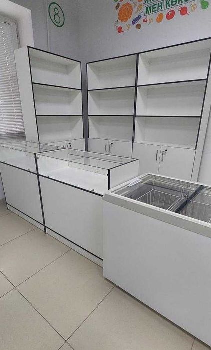 Витрины стеллажи полки