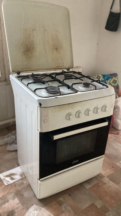 Газовая плита 60см , рабочая