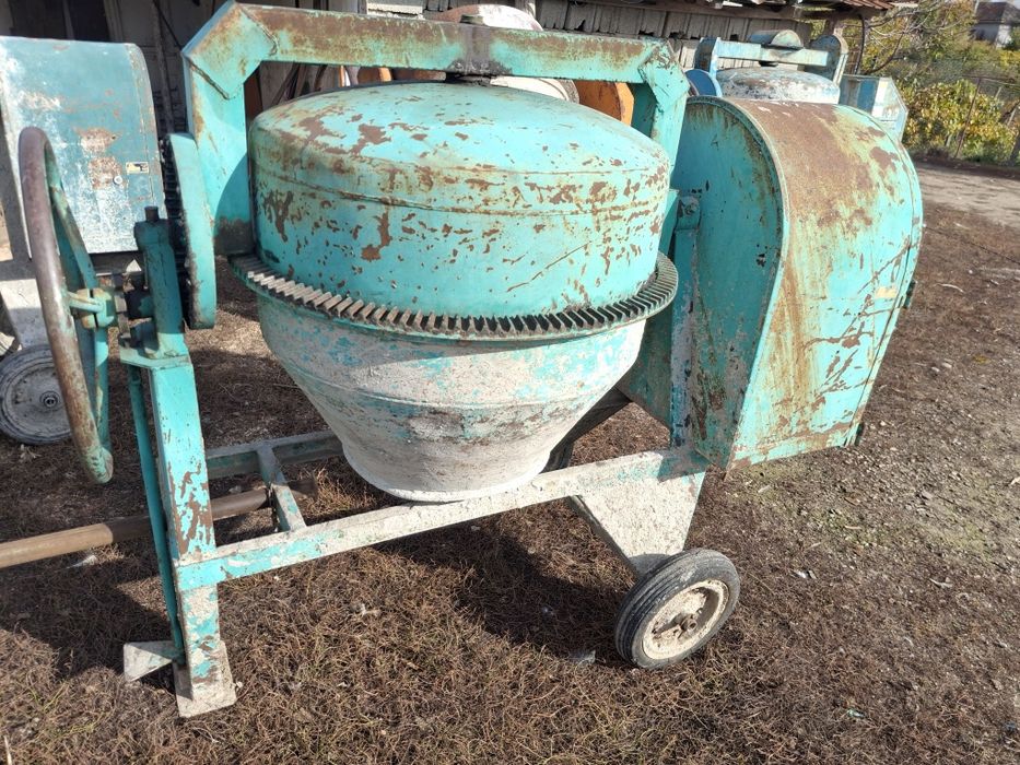 De vânzare betoniere de 180 l 250 l 300 l 350 l silențioase și pe coro