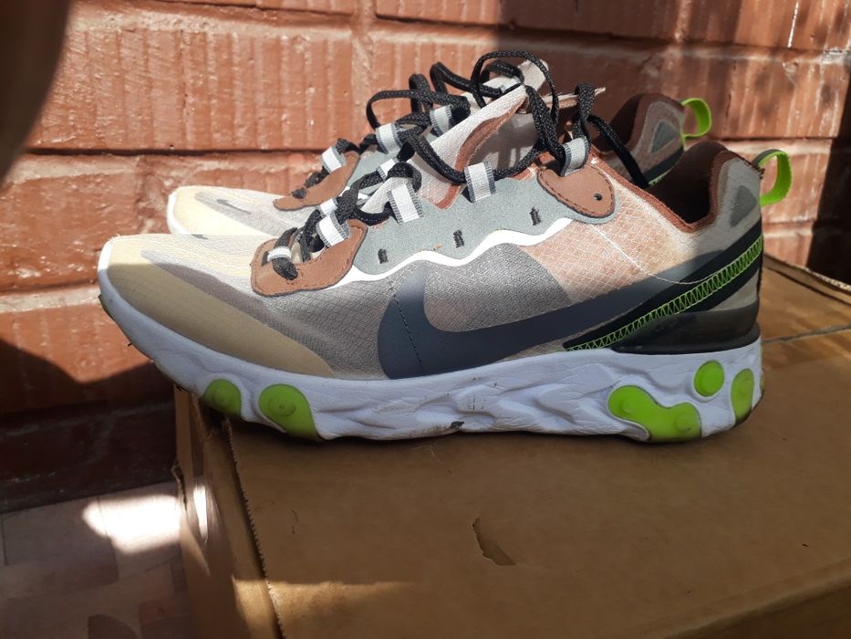 Продам кроссовки Nike