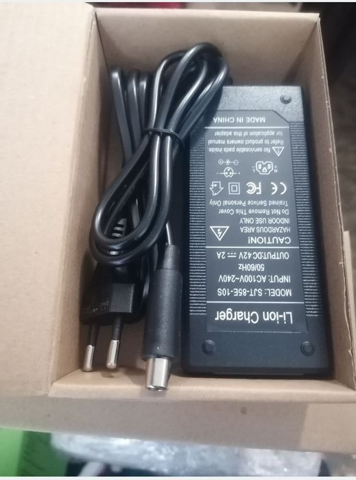 Încărcător trotinetă electrică 42V 2A rotund 5.5x2.1 - Nou în cutie 79