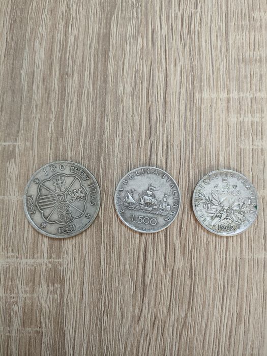 Vand 3 monede de argint
