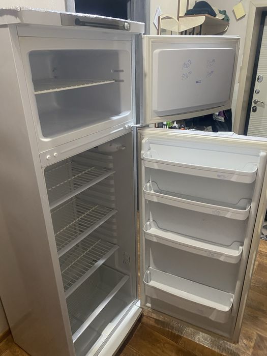 Продам холодильник