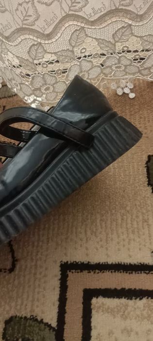 Продам туфли детские на девочку