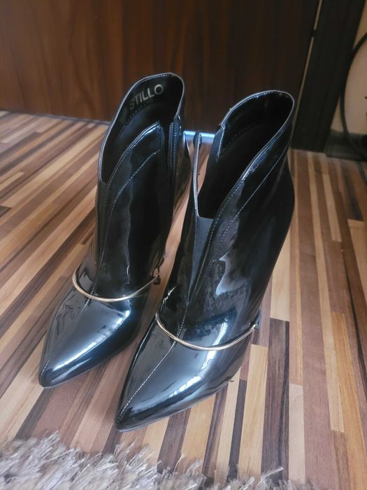 Лачени боти на тънък ток