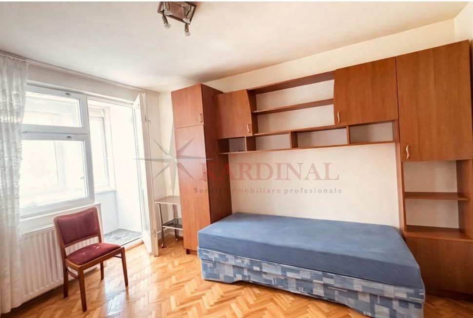 Închiriez apartament