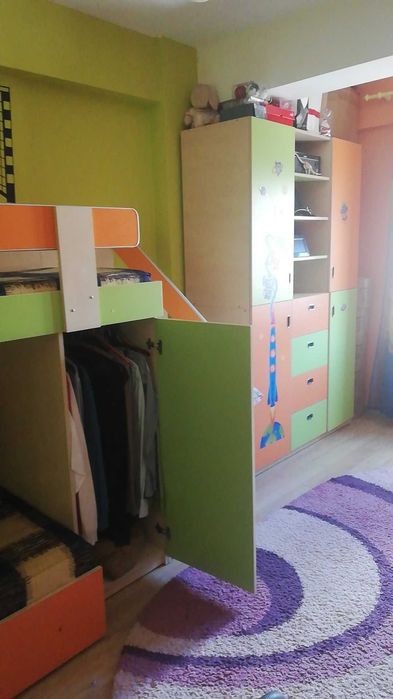 Vand dormitor complet cu pat etajat ,dresing si birou dublu