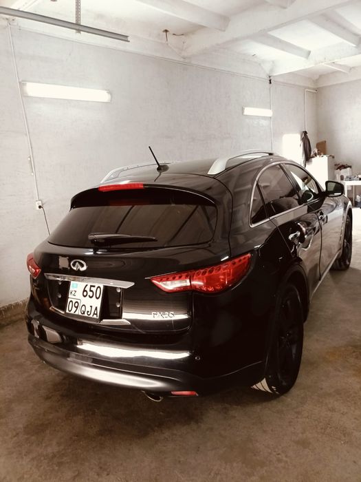 Продам Infiniti FX30 2008 год