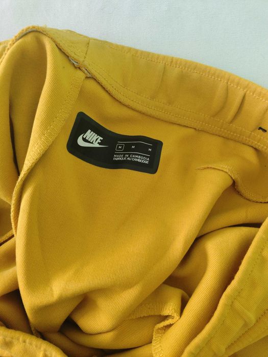 Nike tech fleece yellow pants