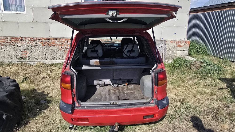 Mitsubishi Space Runner