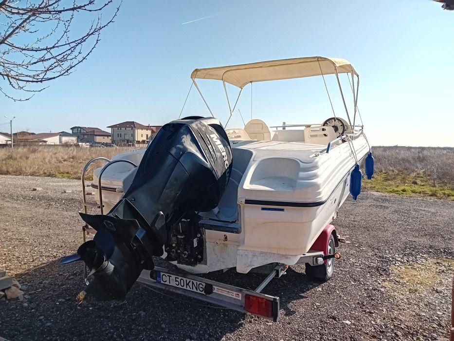 Barca de viteza de lux