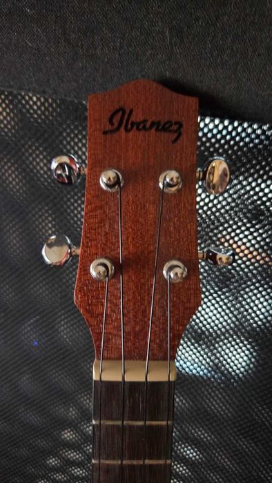 Ibanez UEWT5-OPN Tenor Ukulele + Mojo gig bag