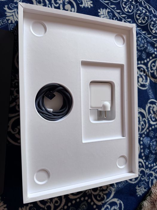 Macbook air m2 16/256