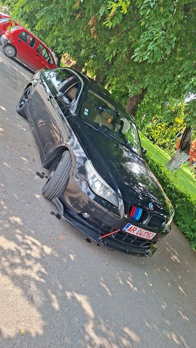 Vînd bmw 530 în stare foarte bună de fumcționare.