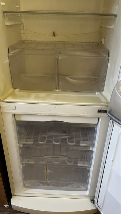 Продам холодник Бирюса ARDO