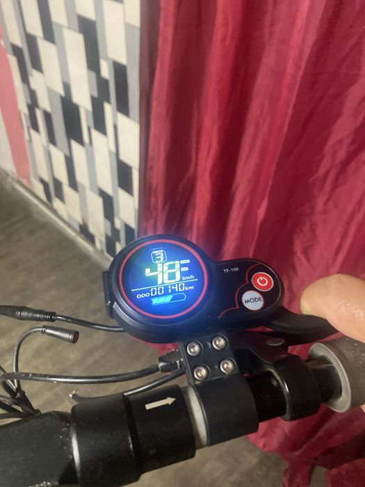 Vnd trotinata elctrica mai multe detali in privat