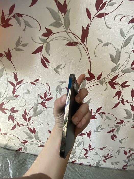 Айфон 12 про.