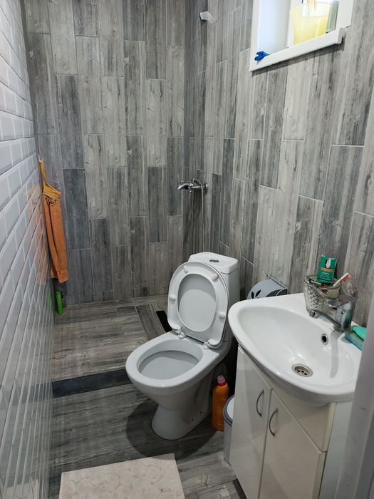 Ванна  Унитаз Раквина