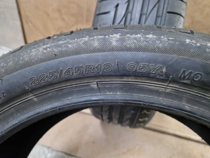 2 Bridgestone R18 225/45
летни гуми
DOT2818
