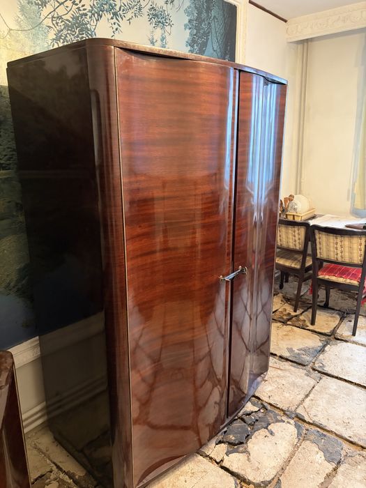 Mobilier Ceaușistde calitate top