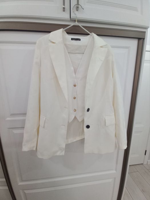 Белый пиджак с ДеФакто
