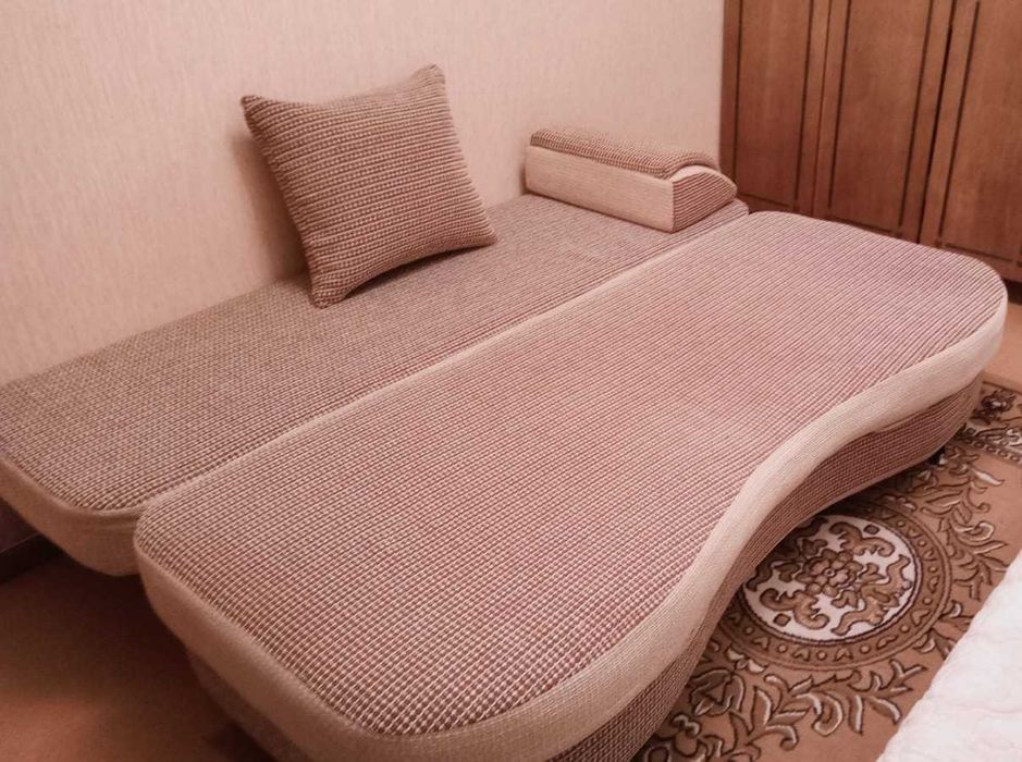 Продаётся диван, недорого.