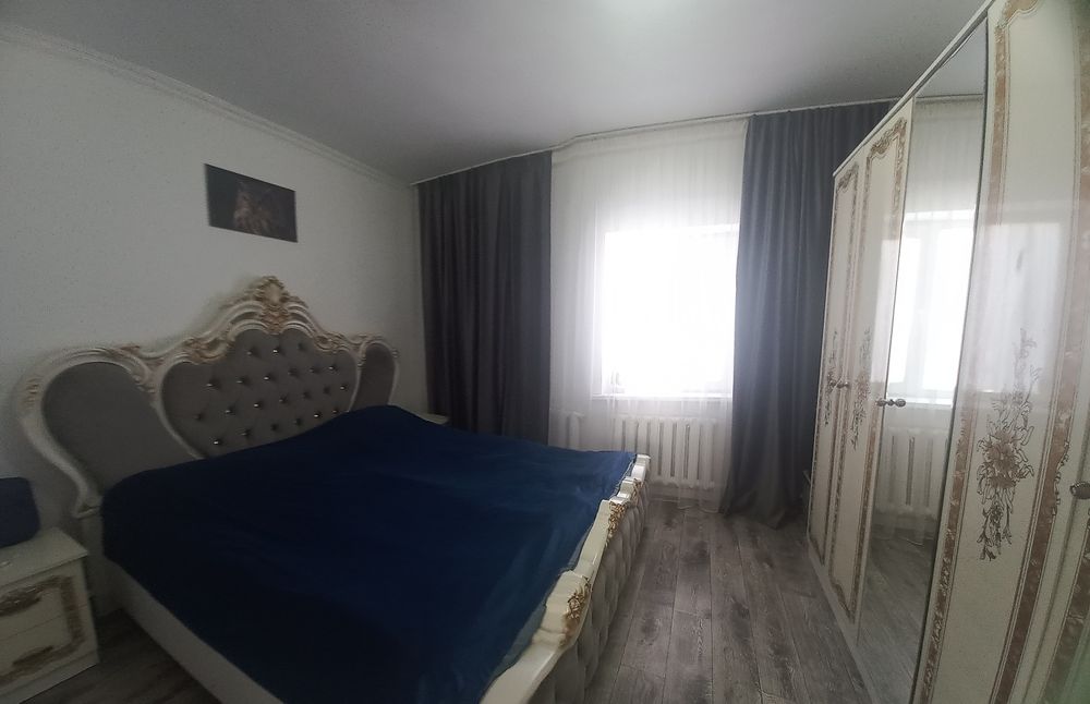 Жеке, 4 бөлмелі жер үй сатылады.