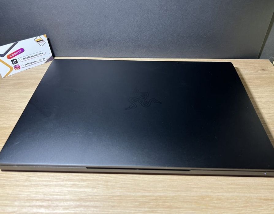 Razer Blade Stealth 512Gb SSD 16Gb RAM I7-1065G7 GTX 1650Ti 3 ani gara