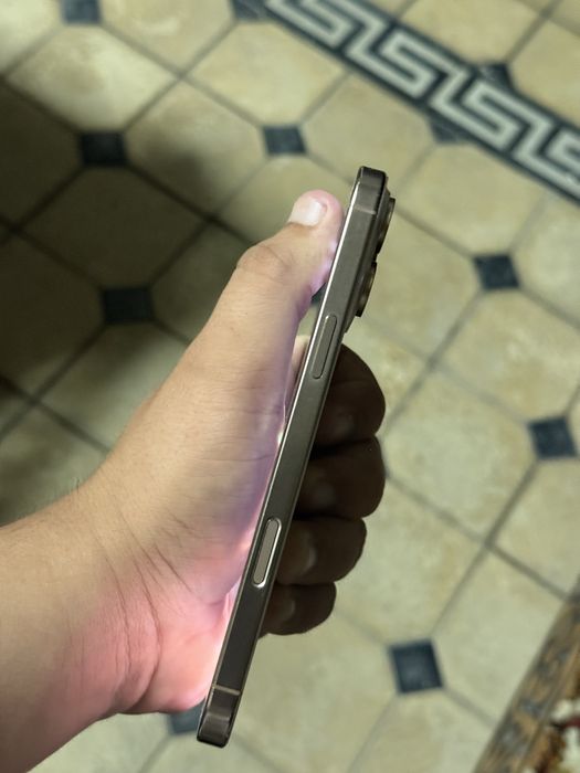 iPhone 16 Pro Maz
