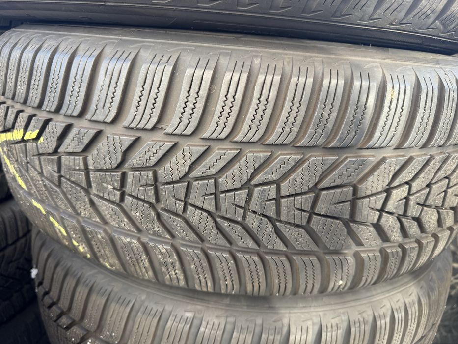4 anvelope iarnă Hankook Winter i*Cept Evo 3 X – 235/55/R19 105V