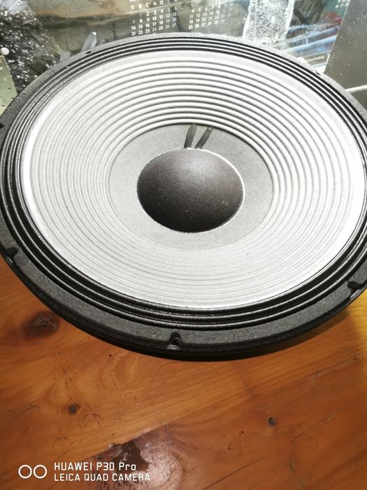 Остана ми един JBL 15"
