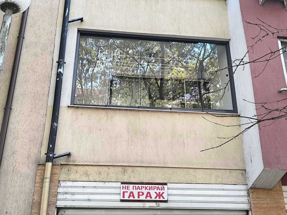 Стъклено плъзгане и офис прегради