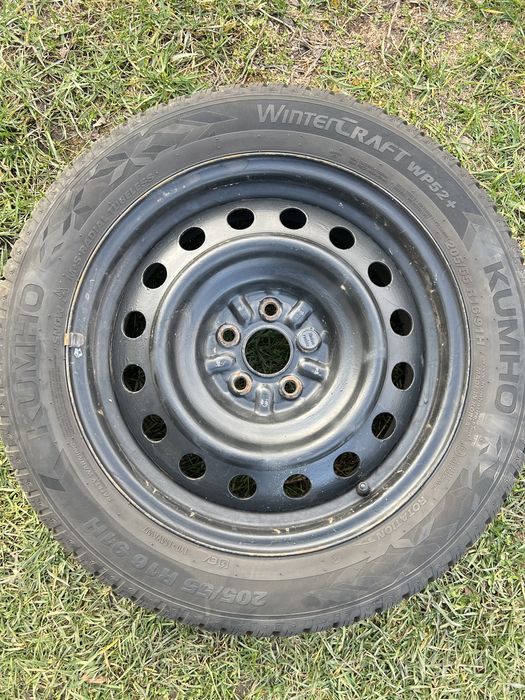 Продавам зимни гуми Kumho 205/55/16