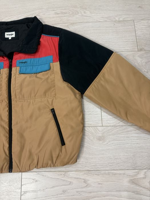 Уникално зимно цветно дамско яке на Wrangler