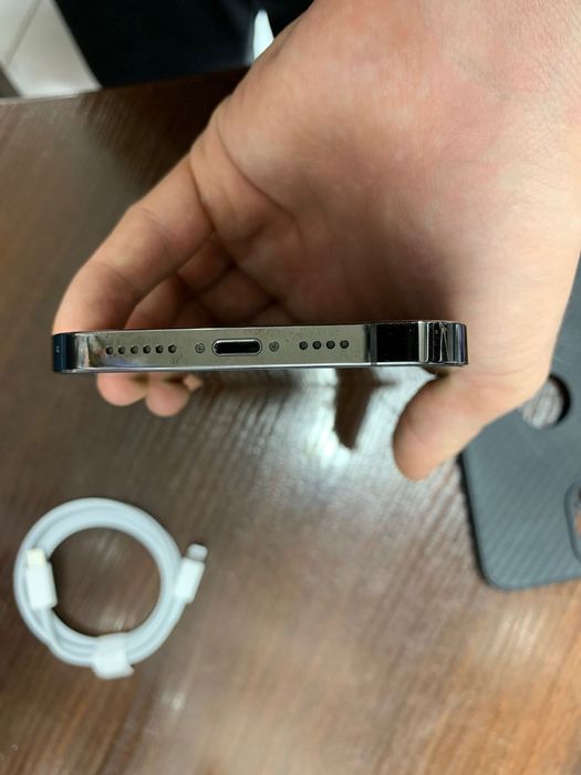 Айфон 12 про Макс 256 в отличном состоянии