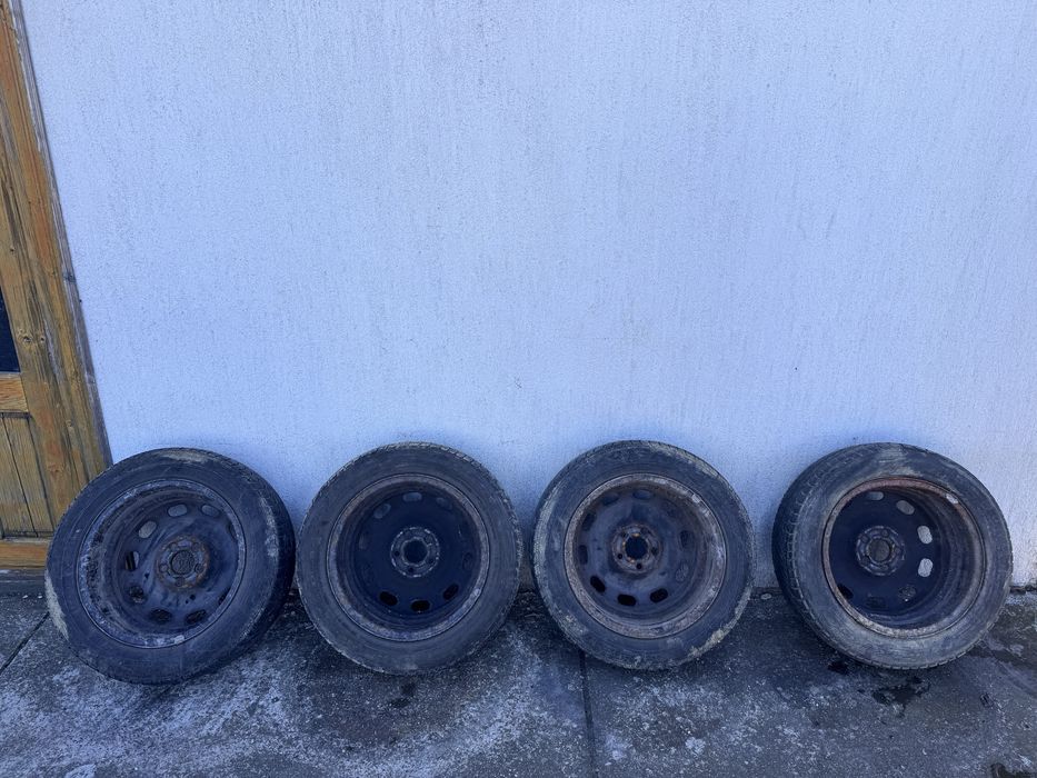 Set 4 jante roti tabla otel cu anvelope iarna 185 60 R15 5X112 originale VW Skoda Seat