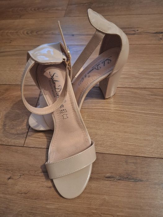 Sandale lac crem, mărime 39
