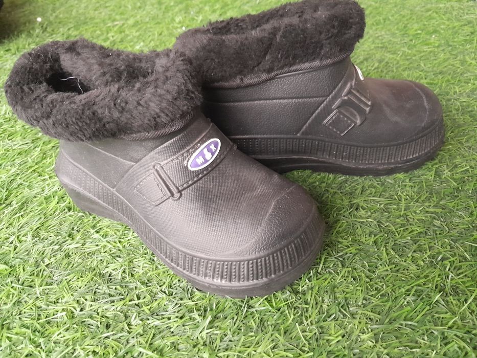 Обувь буу по 300тг