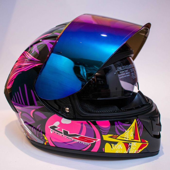 Каска за мотор пистов , скутер , ел. тротинетка др. ( Размер S 55-56 )