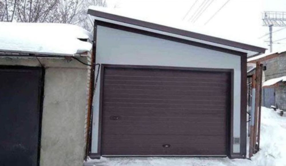 Vând  garaj auto pe structura metalica