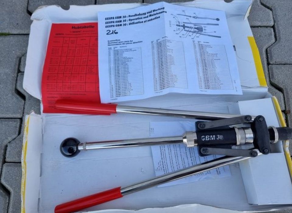 GEISPA GMB 30 Clesti pentru piulite/nituri oarbe