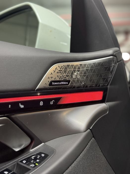 bmw i5 M full position