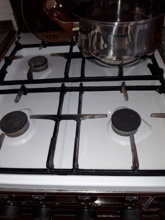 Продам газовую плиту