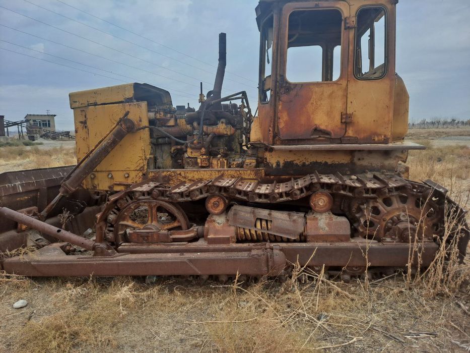 Трактор Дизель эхтиёт кисмлари сотилади.