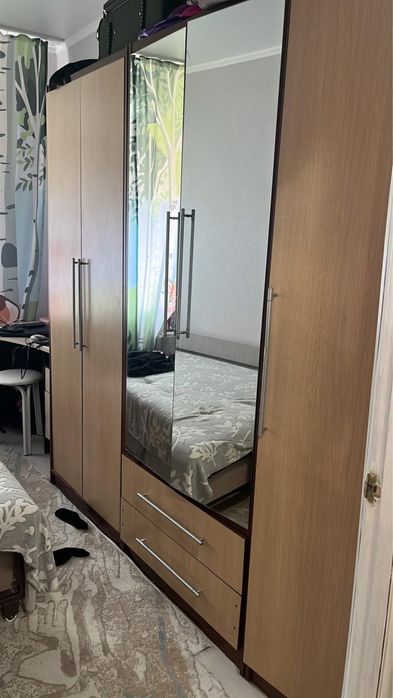 Отдам даром шкаф и прихожий шкаф все в хорошем состоянии