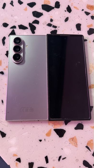 Продам samsung Fold 7 на 512гб