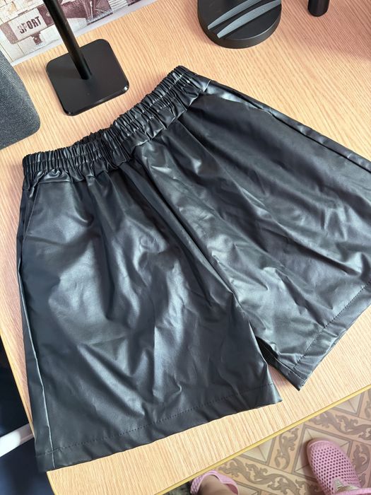 Продам шорты новые под кожу