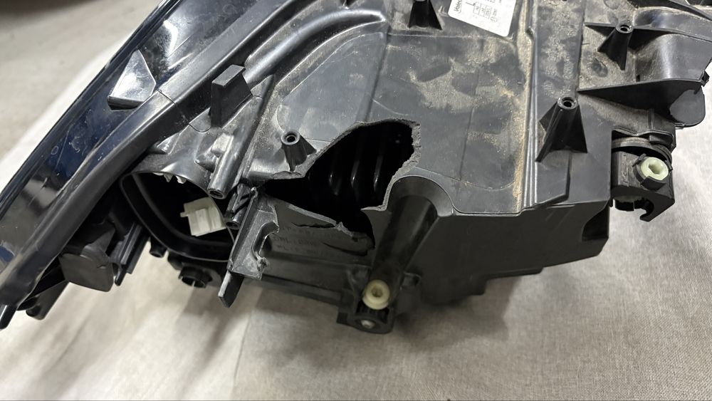 Far stanga BMW seria 1 F40 LED