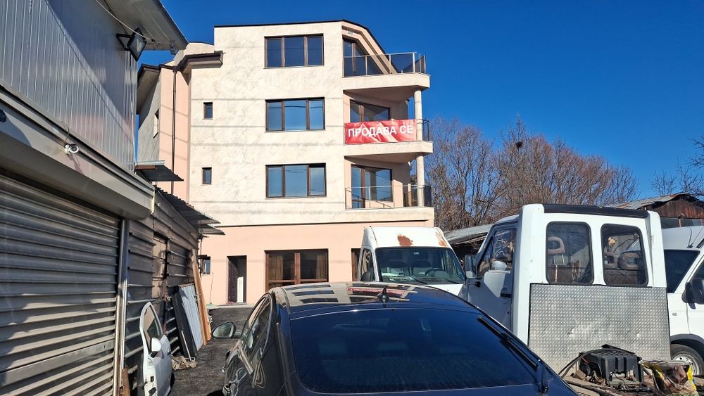 Продава се Къща в София, Горна баня - 450 кв.м за 3312 €/кв.м - Снимка #2