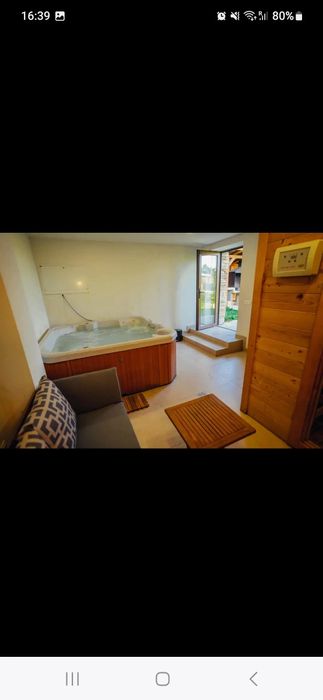 Cabana Stil Mărișel Cluj-Napoca ,jacuzzi , sauna .